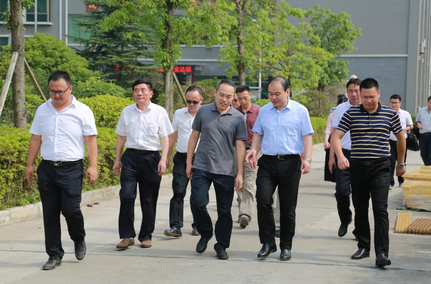 2018年7月，市委常委副市长朱健一行莅临球友会指导.JPG